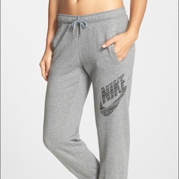 Nike EUC Gray Sweatpants - Picture 1 of 8